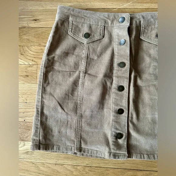 ✨ Blue Spice Taupe Corduroy‎ Mini Skirt Snap Front High Waist Size 9 ✨ - Picture 4 of 10
